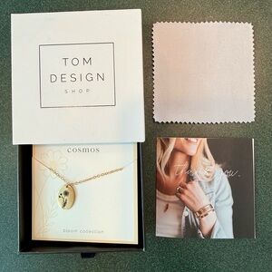 Gold Pendant Brith Flower (Oct) Necklace by Tom Design Shop